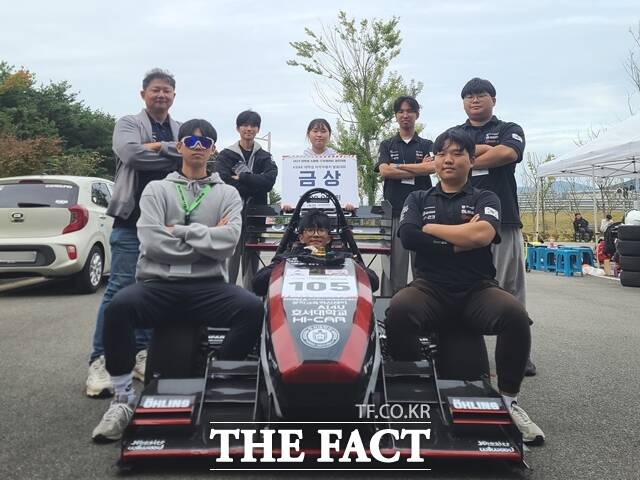호서대는 기계자동차공학부 챌린저팀이 2023 대학생 스마트 e모빌리티 경진대회 ‘KSAE 대학생 자작자동차 발표대회’부문에서 금상을 수상했다. / 호서대