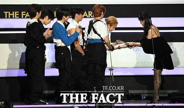 JYP엔터테인먼트의 스트레이키즈가 포스타상을 수상했다. /인천남동체육관=임영무 기자