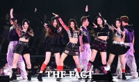 [TMA포토] 글로벌 대세돌 뉴진스 'TMA 개막을 알리는 화려한 무대'