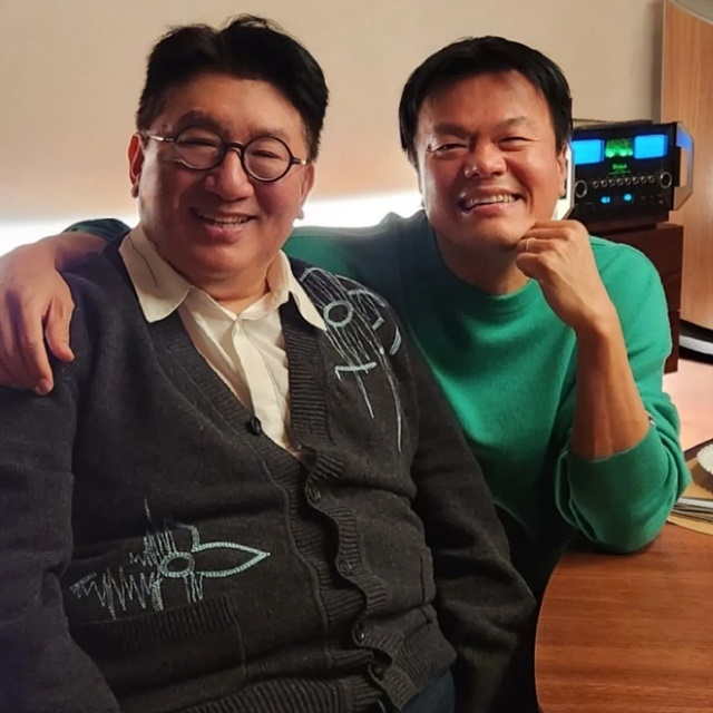 박진영 JYP CCO와 방시혁 하이브 의장이 유 퀴즈 온 더 블럭을 통해 예능 프로그램에 처음 동반 출연한다. /방시혁 인스타그램