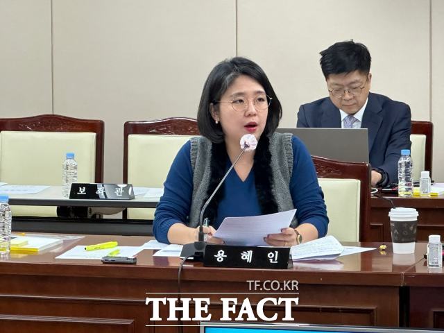 23일 용혜인 기본소득당 의원이 김수영 대구경찰청장에게 대구퀴어축제와 관련해 질의하고 있다. / 대구 = 박성원 기자