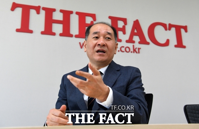 박순혁 작가는 <더팩트>와의 인터뷰에서 2차전지 산업은 여전히 저평가돼 있다고 언급했다. /임영무 기자