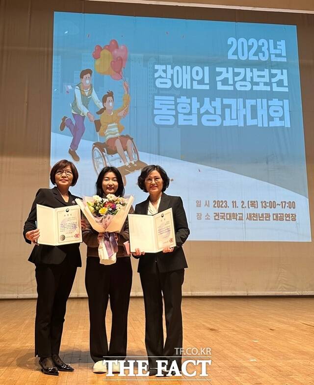 사천시보건소가 ‘2023년 장애인 건강보건관리사업 우수사례 공모전’에서 최우수 기관으로 선정돼 보건복지장관 표창을 받았다./사천시