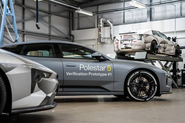 SK온이 오는 2025년부터 스웨덴 전기차 브랜드 폴스타에 배터리를 공급한다. 사진은 폴스타 5의 프로토 타입. /SK온