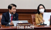  탄핵 위기 넘긴 이동관... 국무회의서 찾은 '미소' [TF사진관]