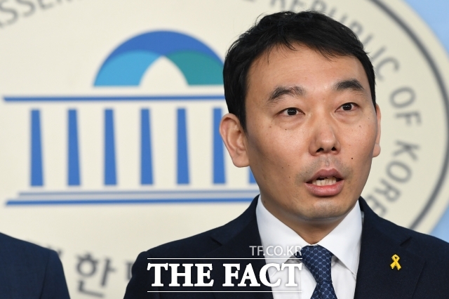 김용민(사진) 민주당 의원은 지난 16일 태스크포스(TF)가 검사 범죄대응 TF이지만, 한 장관 탄핵이 필요하다는 의견이 높은 상태라, 한 장관에 대한 (탄핵) 여부도 검토해서 의견을 제시할 수는 있다고 밝혔다. /더팩트 DB
