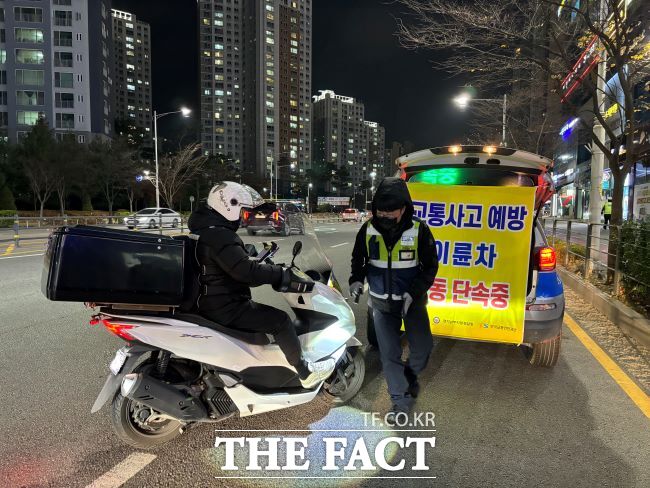 김포시, 김포경찰서, 한국교통안전공단 경기남부본부 합동 자동차 불법행위 야간 단속 모습/김포시