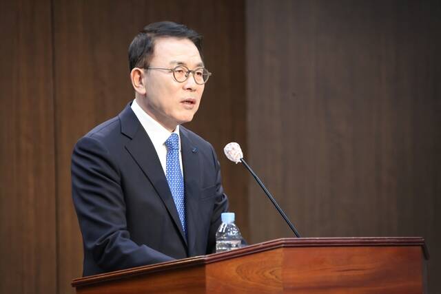 1일 서울 중구 은행연합회에서 조용병 신임 은행연합회장이 취임사를 하고 있다. /은행연합회