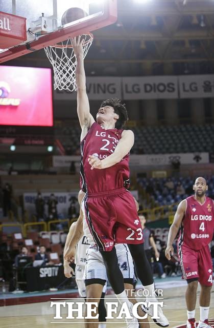 5일(화) 오후 7시에 열리는 2023-24시즌 KBL 경기를 대상으로 하는 프로토 승부식 142회차 ‘농구 승5패’ 유형이 마감을 앞두고 있다./KBL