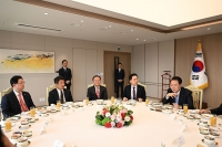  與 지도부, 尹 대통령과 비공개 오찬…