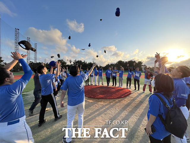 서울시 고립·은둔청년 회복 프로그램으로 활력을 찾은 청년들이 서로의 이야기를 공유하는 자리가 마련된다. 리커버리 야구단 활동 모습. /서울시