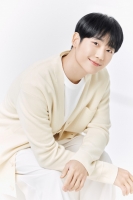  정해인, 내년 로코물로 컴백…'엄마친구아들' 캐스팅