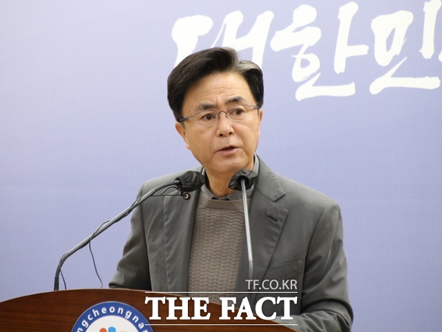 김태흠 충남지사가 국민의힘 김기현 대표가 사퇴한 것에 대해 지적하고 있다. / 내포 = 김아영 기자