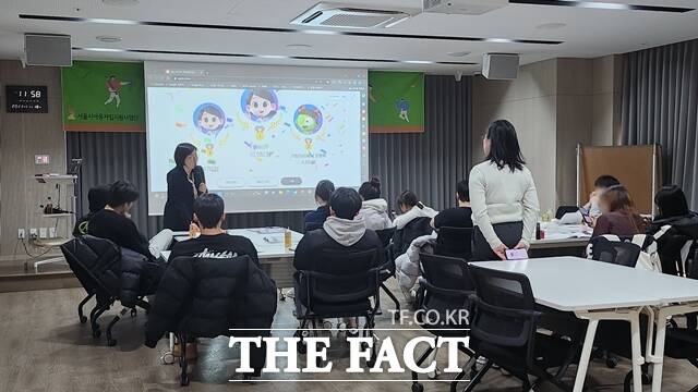 서울시에 따르면 올 7월부터 이달 11일까지 5개월간 진행된 배움마켓에 총 707명의 (예비)자립준비청년들이 참여해 교육을 이수했다. 배움마켓에 참여한 청년들 모습. /서울시