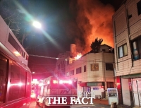  광주 동명동 상가주택  건물 옥상서 화재…1명 부상