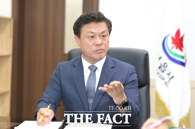 이학수 정읍시장은 올해는 시민들이 감동할 수 있도록 더욱더 친절하고, 적극적인 행정을 펼쳐달라며 특히 시민들에게 제공되는 혜택이나 행정정보들을 다양한 방면으로 홍보해 더 많은 시민이 혜택을 누릴 수 있도록 하라고 강조했다. / 정읍시