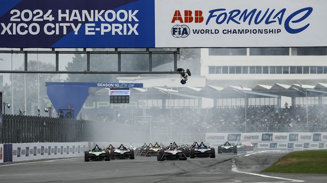 세계 전기차 레이싱 대회 ABB FIA 포뮬러 E 월드 챔피언십 시즌 10이 시작된 가운데 한국타이어앤테크놀로지(한국타이어)는 전기차 전용 타이어 아이온(iON)이 호평을 받았다고 밝혔다. /한국타이어 제공