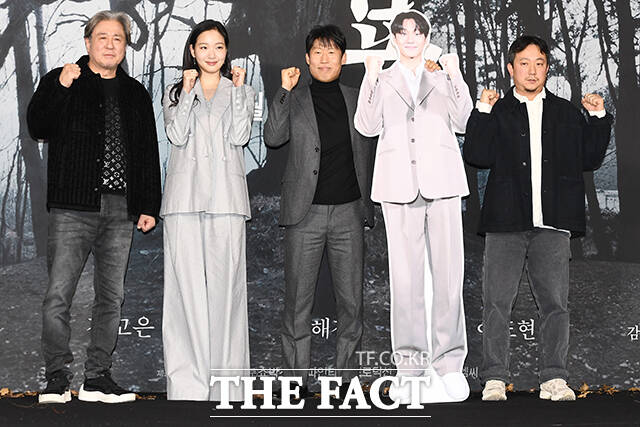 배우 최민식과 김고은, 유해진, 장재현 감독(왼쪽부터)이 뭉친 파묘는 2월 개봉한다 ./장윤석 기자