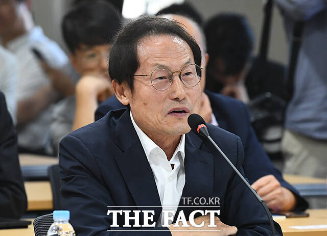 조희연 서울시교육감이 2심에서도 징역형의 집행유예를 선고받았다/이동률 기자