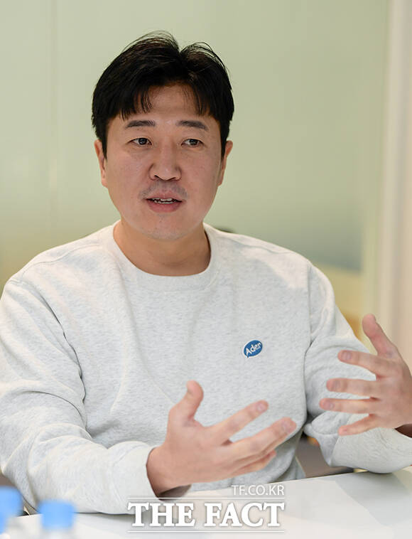박중원 PD가 서장훈에 대해 맏형으로서 책임감을 갖고 열심히 해 주는 멤버라고 말했다. /서예원 기자