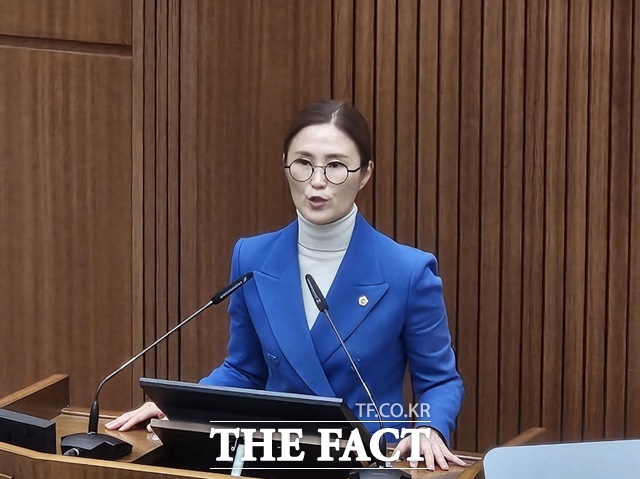 김현미 시의원이 24일 열린 세종시의회 제87회 1차 본회의에서 5분 발언을 하고 있다. /세종=김은지 기자