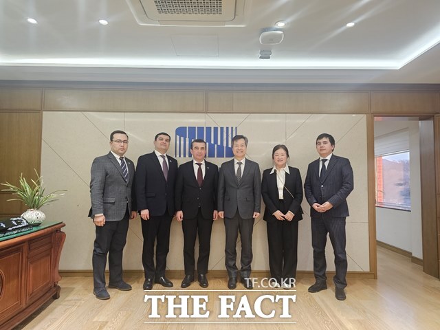 서울시립대학교는 우즈베키스탄 교육과학혁신부와 교육협력방안에 대해 논의했다고 25일 밝혔다. /서울시립대학교