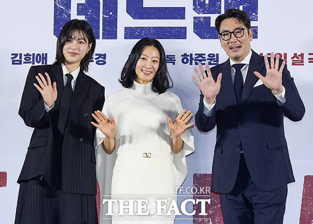 배우 이수경과 김희애, 조진웅(왼쪽부터)이 뭉친 데드맨이 2월 7일 개봉한다. /서예원 기자