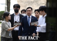  '민주당 돈봉투' 윤관석 징역 2년…