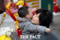  북한 여성들도 '가급적 결혼은 늦게'…한국은?