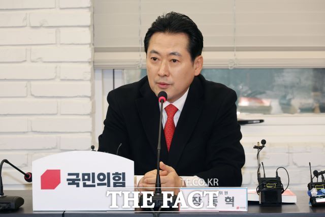 국민의힘 공천관리위원회가 박진 전 외교부 장관에게 서울 서대문을 출마를 제안했다고 20일 밝혔다. 장동혁 국민의힘 공천관리위원이 지난 16일 오후 서울 여의도 국민의힘 당사에서 열린 공천관리위원회 1차회의에서 발언하고 있다. /뉴시스(공동취재)