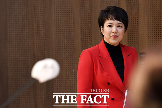 제22대 총선 성남 분당을 출마 선언 위해 발언대로 향하는 김은혜 전 대통령실 홍보수석.