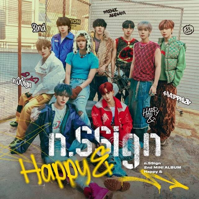 그룹 엔싸인이 두 번째 미니 앨범 Happy &를 일주일 만에 23만 장 이상의 판매고를 올렸다. /n.CH엔터테인먼트