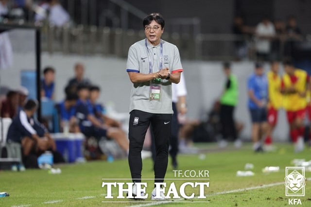황선홍 올림픽축구대표팀 감독이 3월 A매치 2경기의 임시 감독으로 선임됐다./KFA