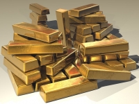  비트코인 이어 '금값'도 천장 뚫렸다…돈 벌만한 투자처는?