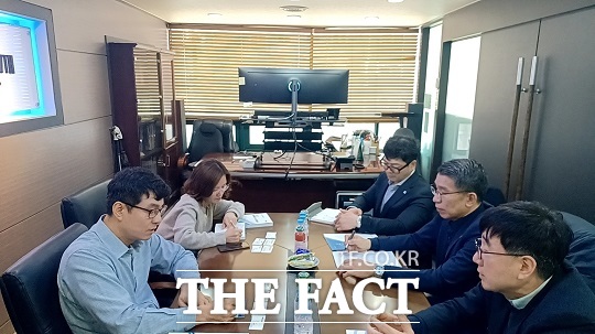 전북도와 지역건설협회가 13일 새만금산업단지 착공 예정인 ㈜에이원신소재 본사를 방문했다.