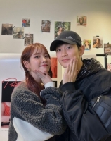  김수현·아이유, 깜찍한 13년 우정