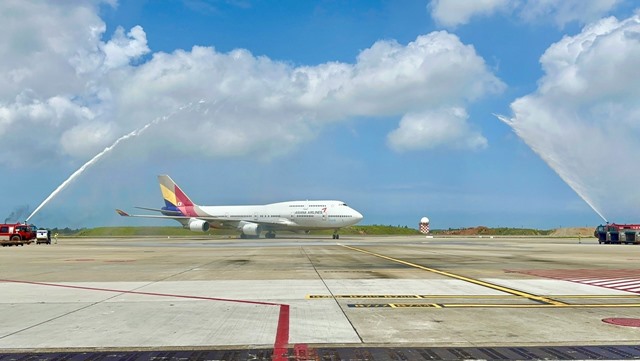 하늘 위 여왕으로 불린 아시아나항공 보잉 747 여객기가 25일 대만 타이베이공항에서 이륙해 인천공항에 도착하는 일정의 비행을 끝으로 은퇴한다. /아시아나항공