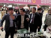  완주군의회 유의식 의원, 딸기축제 아이디어 발굴 '발걸음'