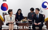  김영호 장관, 미 의회 코리아스터디그룹 의원들과 면담 [TF사진관]
