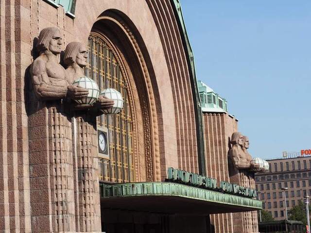 헬싱키를 대표하는 건축물인 중앙역은 1919년에 건립됐다./pixabay