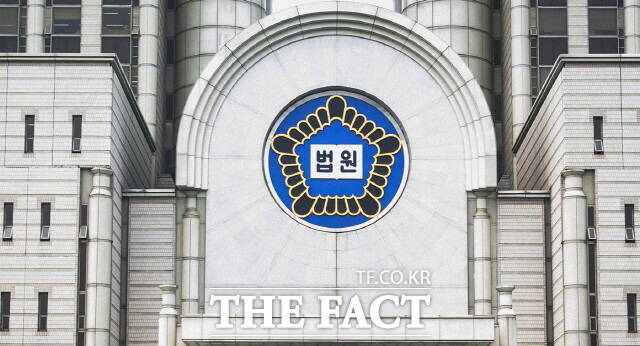 광주 8곳 선거구 중 3곳의 민주당 공천 후보들이 검경 수사선상에 올라 민주당 공관위의 느슨한 잣대가 여론의 도마 위에 올랐다. /법원