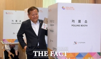  모의투표하는 이상민 행정안전부 장관 [포토]