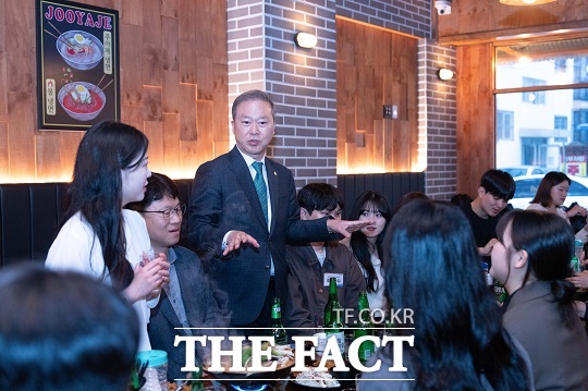 전북대 양오봉 총장이 학생자치회 임원들을 초청해 소통의 시간을 가졌다.