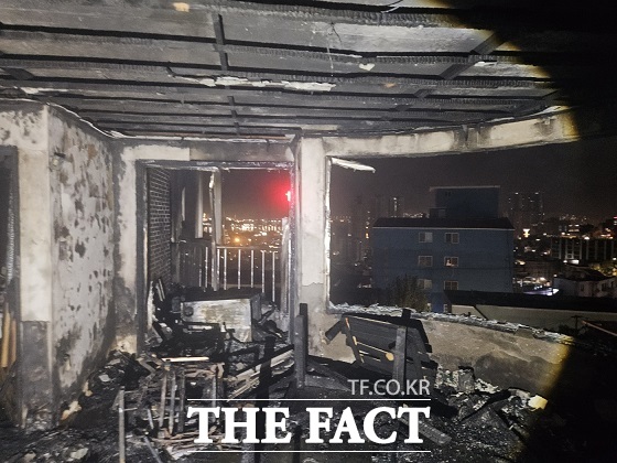 8일 부산소방재난본부에 따르면 이날 오전 4시쯤 부산 동구의 한 빌라 3층에서 불이 났다./부산소방재난본부.