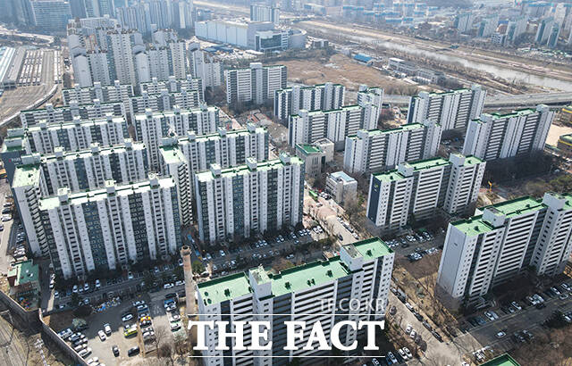 서울 내에서도 지역별 아파트 가격 격차가 벌어지고 있다. /박헌우 기자