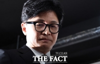  사퇴 9일 만에 SNS 글 올린 한동훈…정치행보 재개 시동?