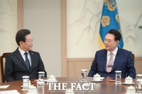  尹-李 영수회담, 민주당 '빈손'에도 명분과 실리 챙겼다