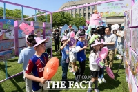  다양한 해치 그림 감상하는 '서울시 어린이 기자단' [포토]