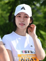  마라톤 대회 온 김소연 '아침에도 열일하는 미모' [TF사진관]