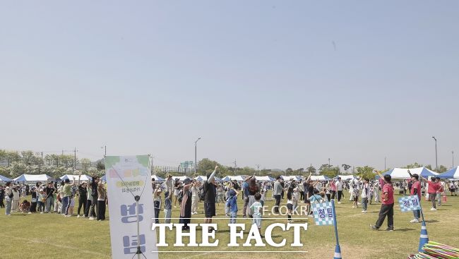 지난 4일 시흥 갯골생태공원에서 어린이날 축제가 펼쳐졌다./시흥시